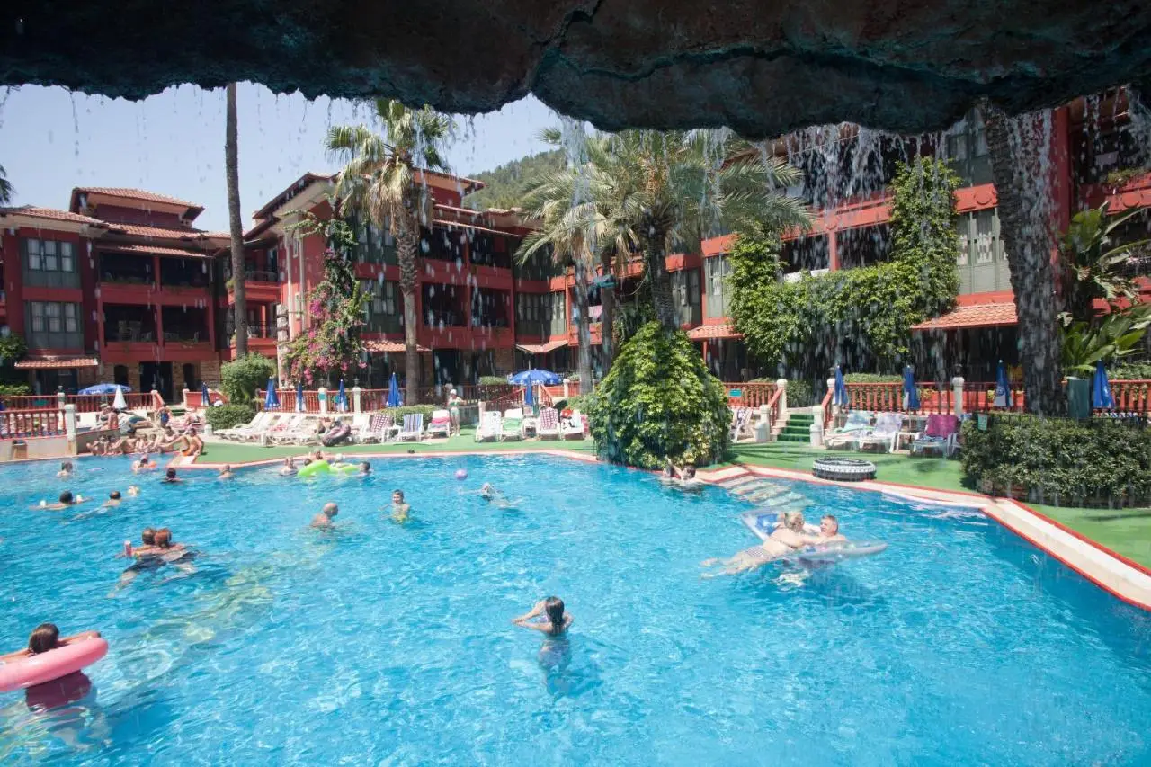 Grand Aquarium