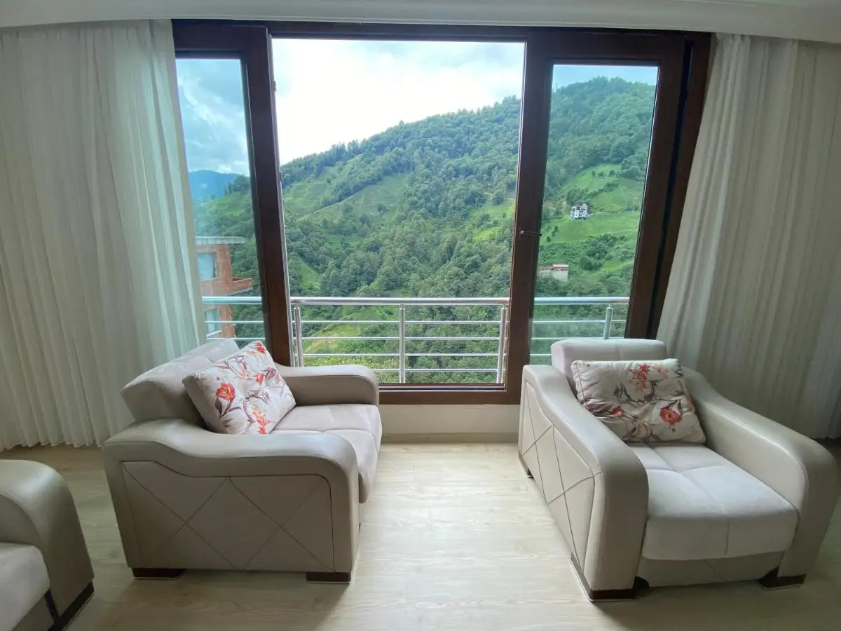 Komilo Homes - Functional Modern Suite