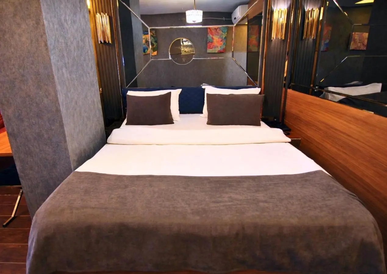 216 Eagle Palace Suite