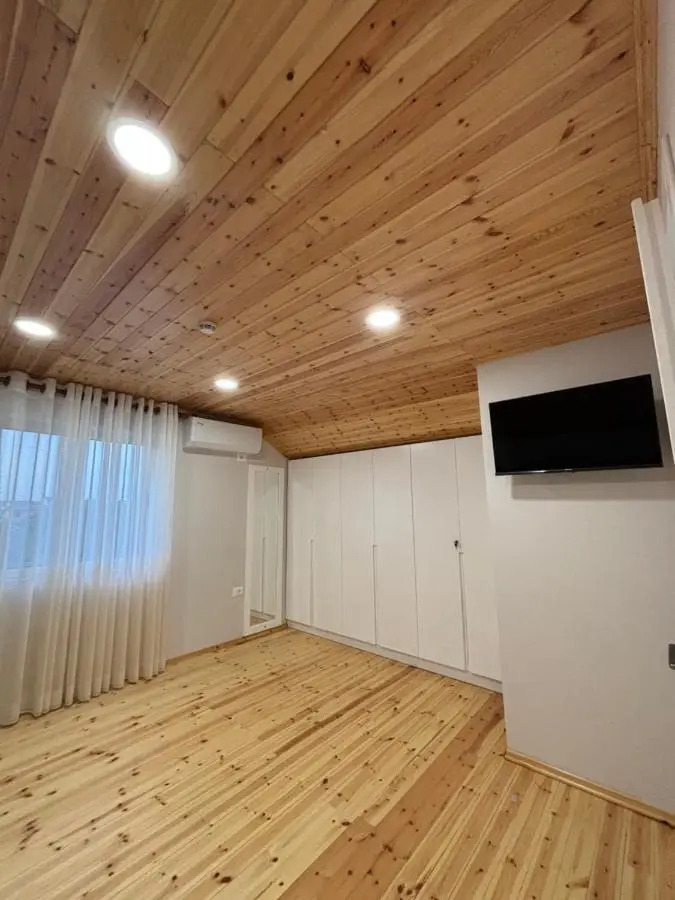 2Bedroom Apartment,free parking 06