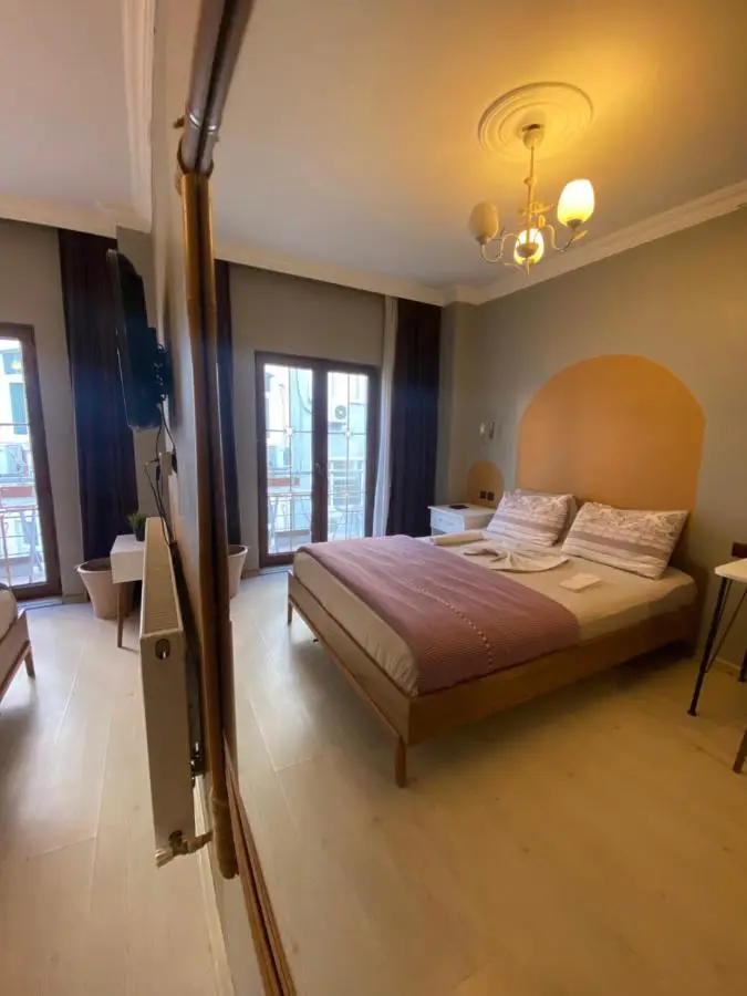 Omar Suite 360