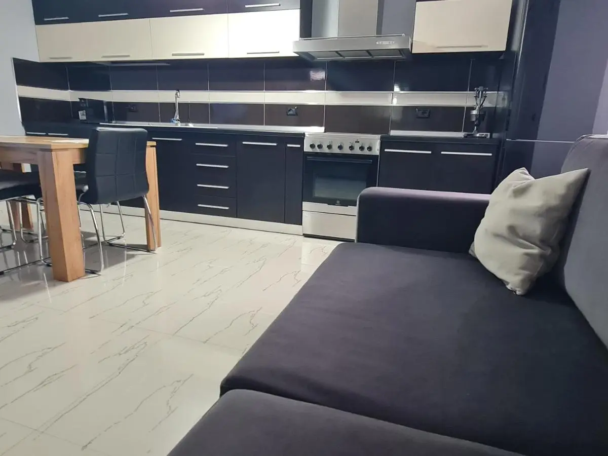 Edi's Apartments-Cozy stay in the center
