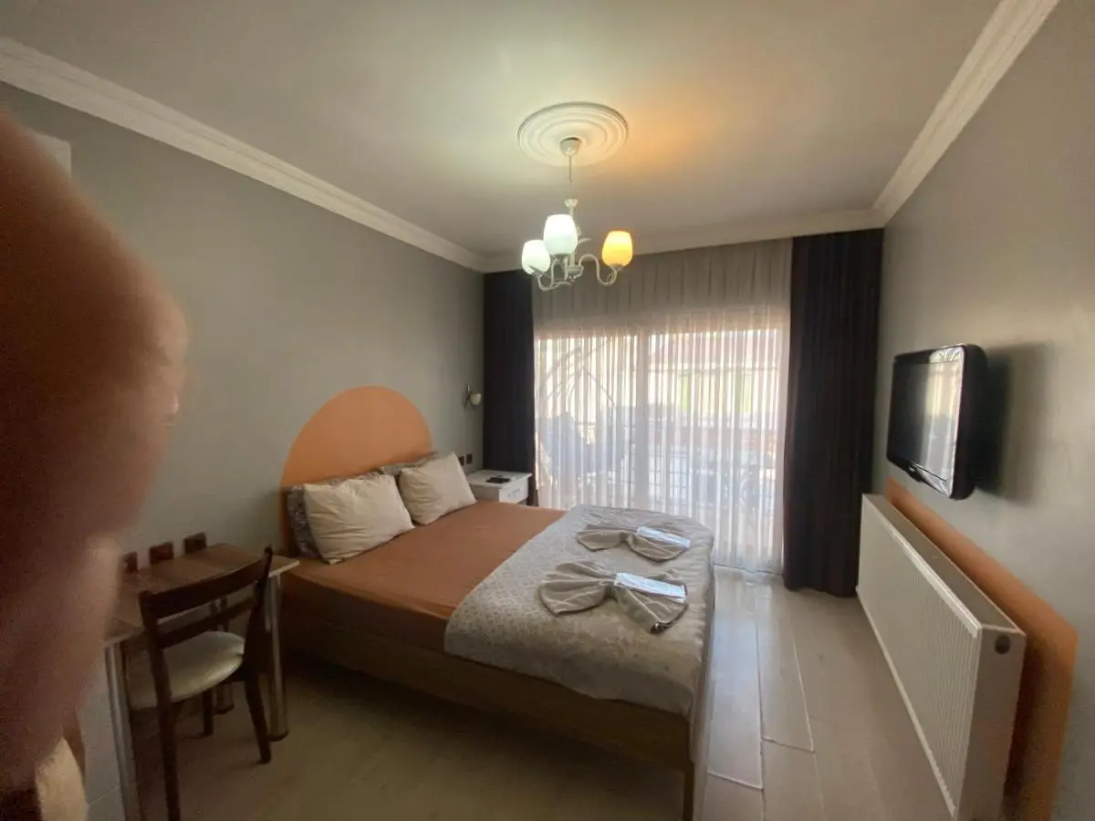 Omar Suite 360