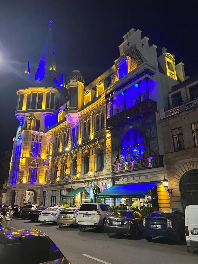 Batumi Center 3 Rooms City Side