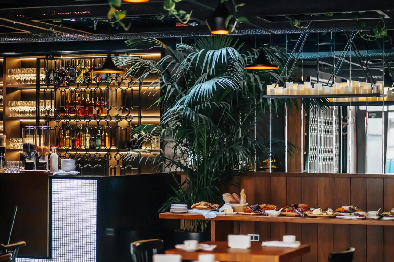 Hotel Twenties Tbilisi - Stay & Dine