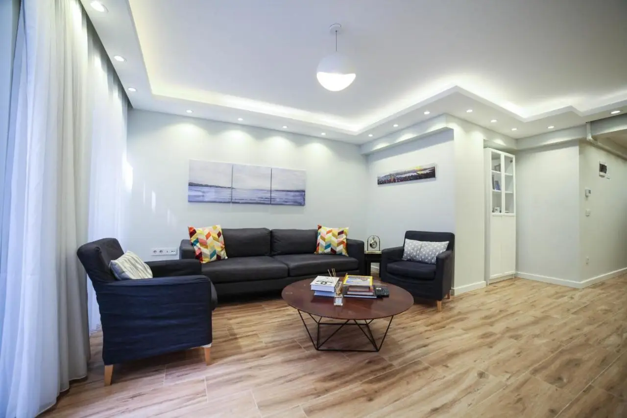 Modern Super Chic Duplex with a Terrace at the heart of city!