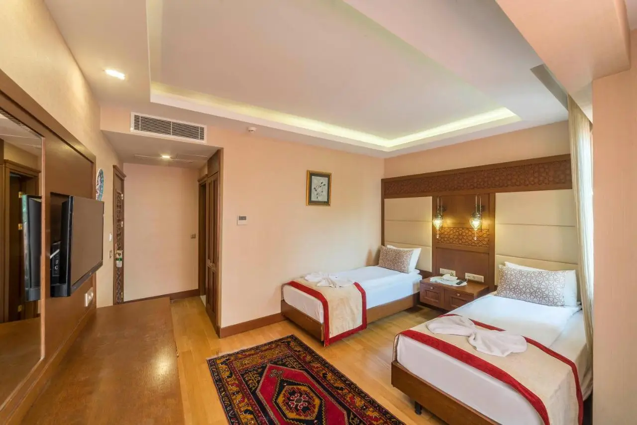 Lalinn Hotel