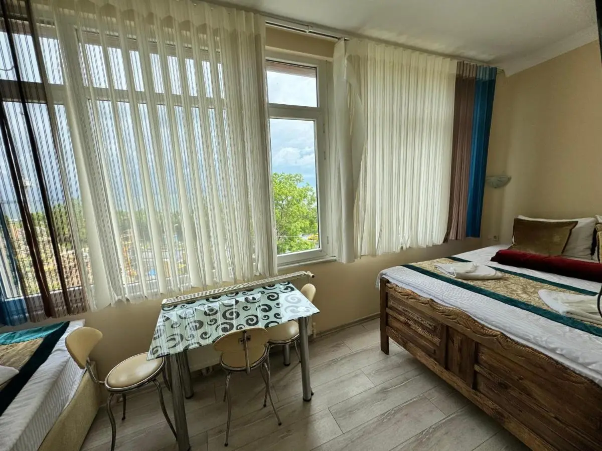 Happy Suite Boutique Hotel