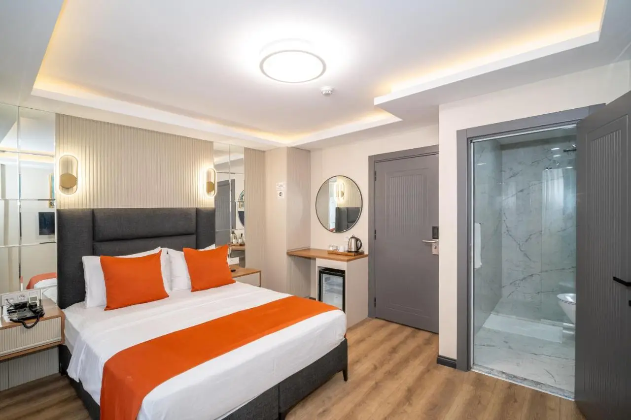 Robin Hotel