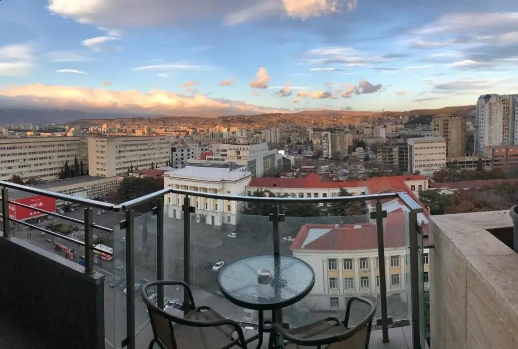 Ameri Plaza Green Apartments