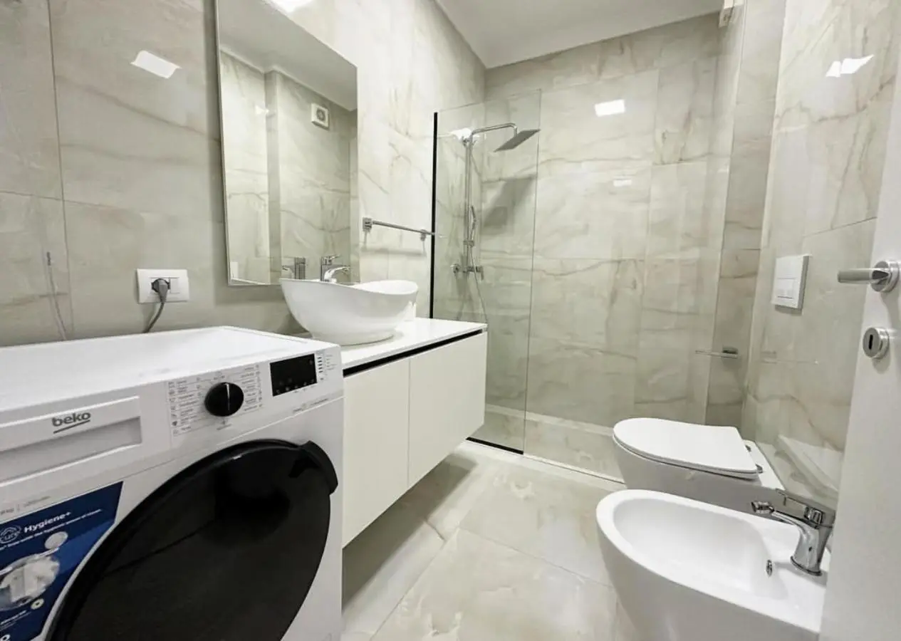 New Bazaar, Grand Apartment