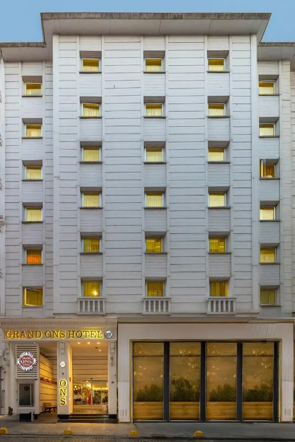 Grand Ons Hotel