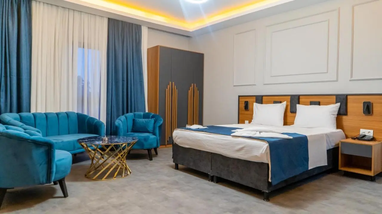 GRAND MOON HOTEL