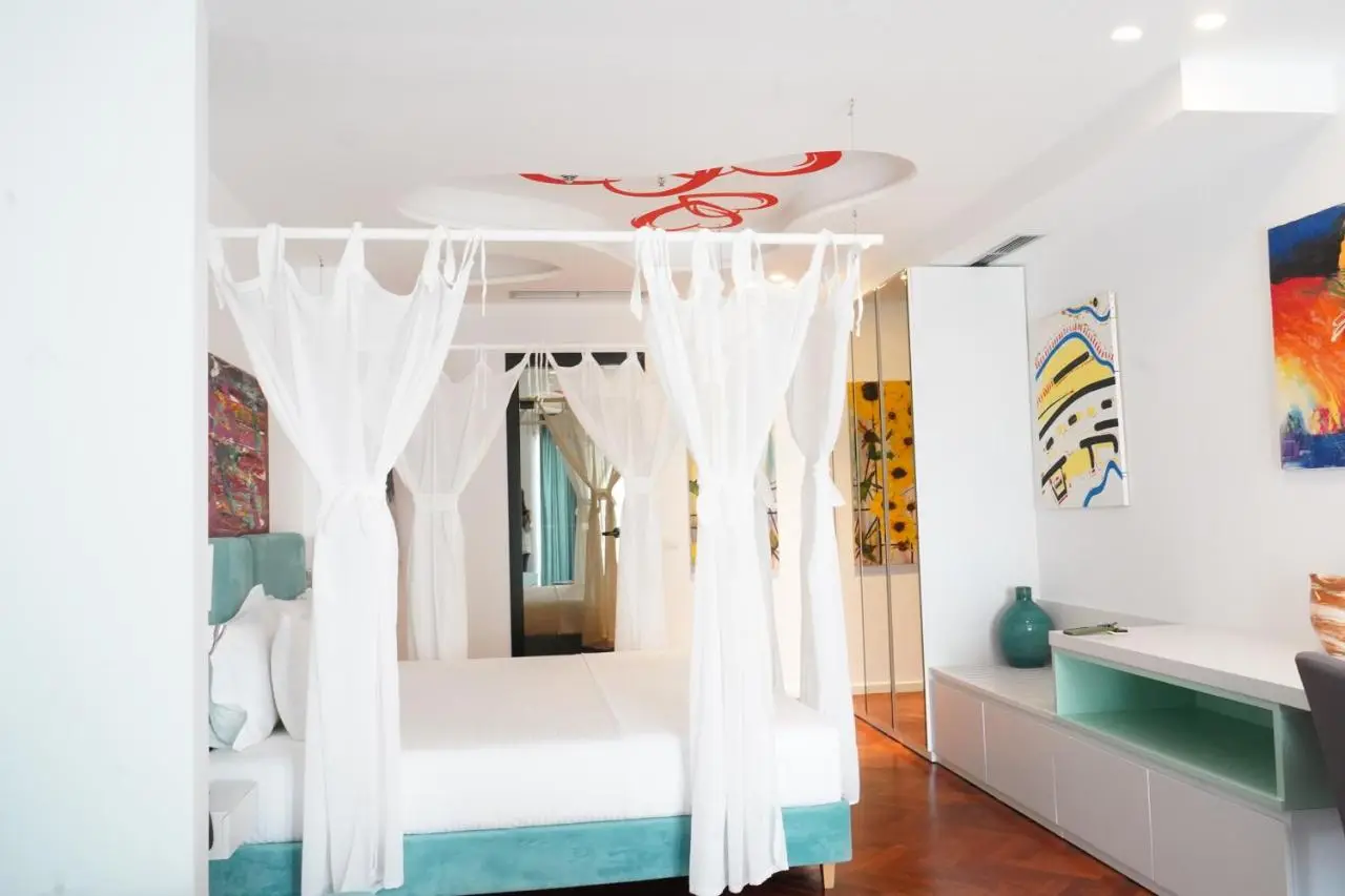 Bougainville Bay Hotel