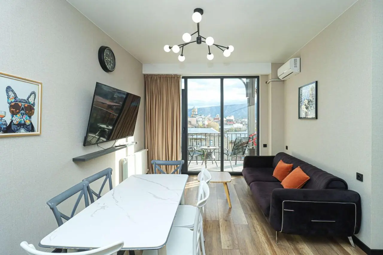 Luxurious 3BR Apartment W Stunning views