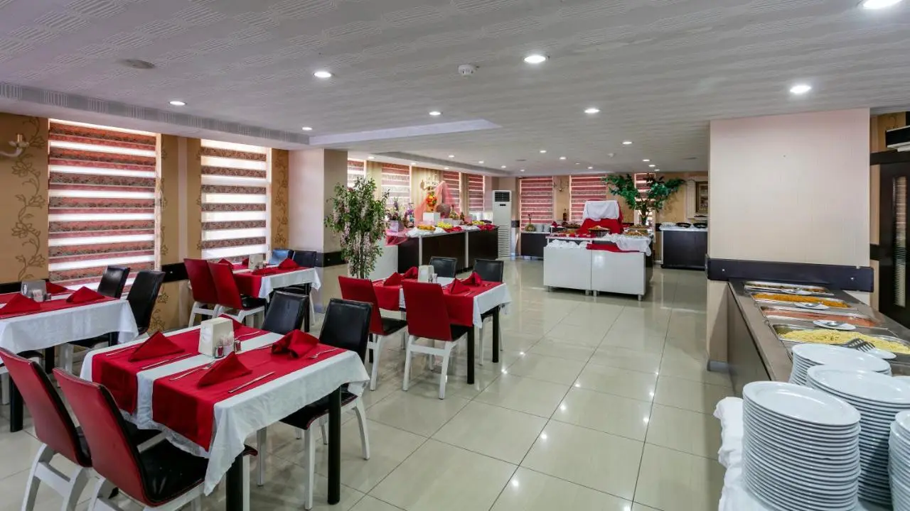 Aleria Belport Beach Hotel