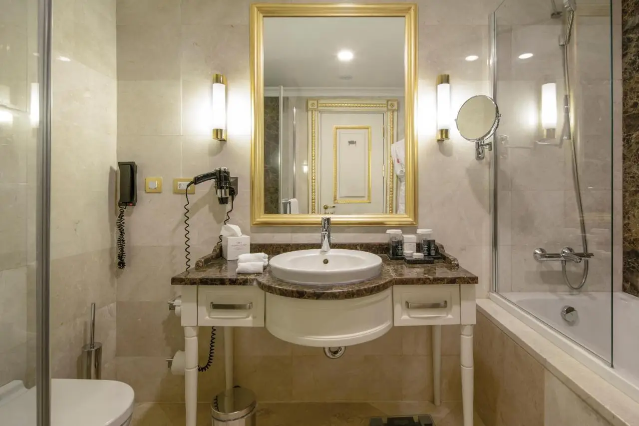 Crowne Plaza Istanbul Asia by IHG