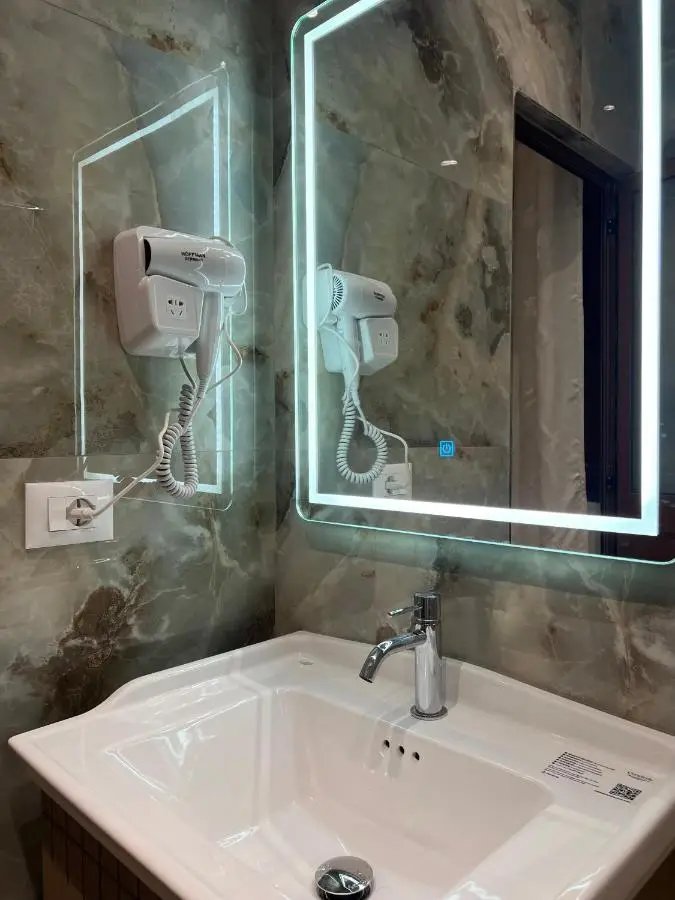 Kamberi Hotel & Apartments