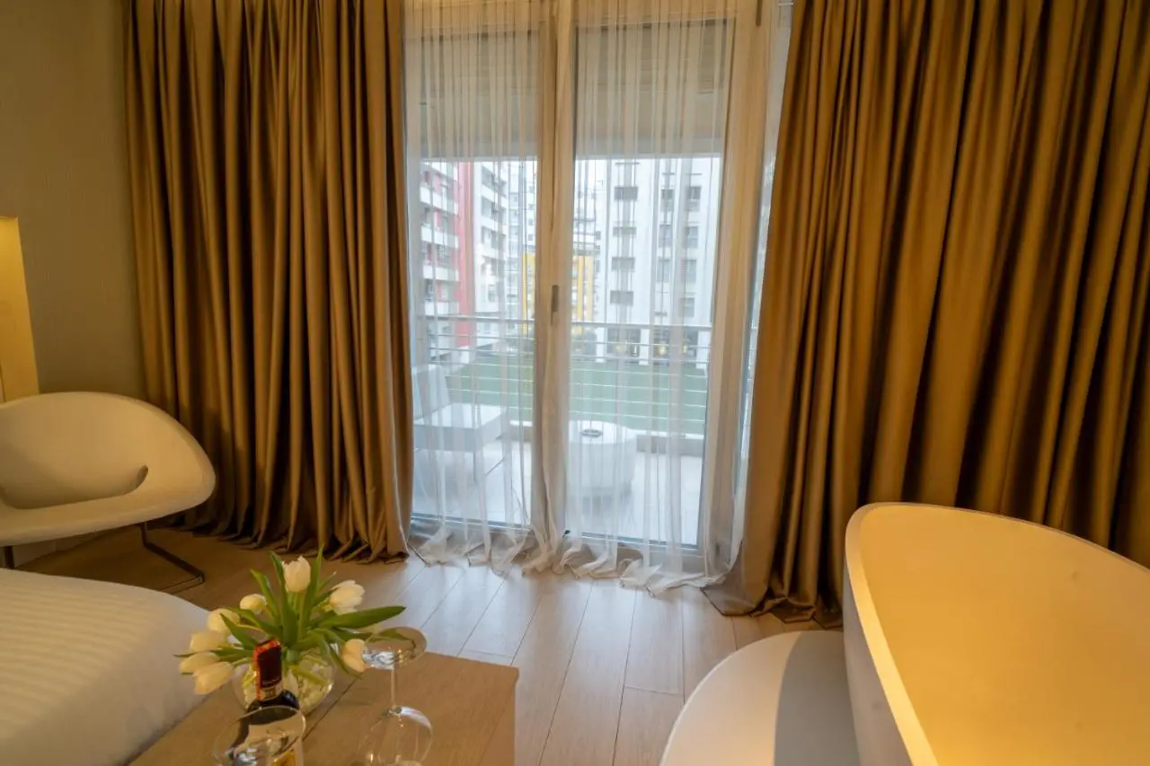 Lake Drive Rooms&Apartments