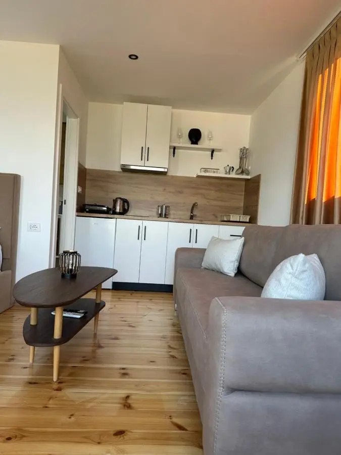 Lake Escape Villa Shirokë
