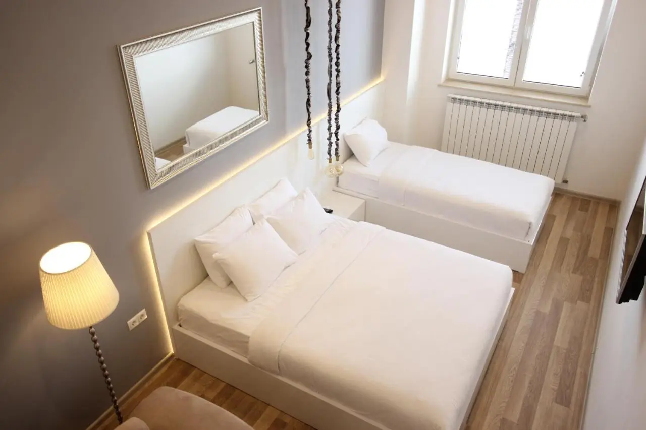Maxela Apartments