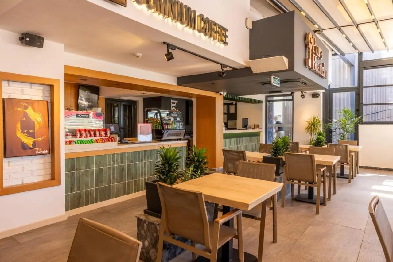 Pure Blanche Hotel