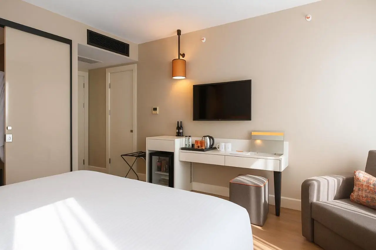 Sparkle Hotel