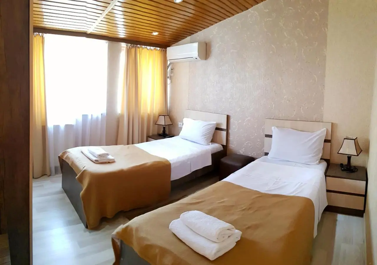Bonus Hotel