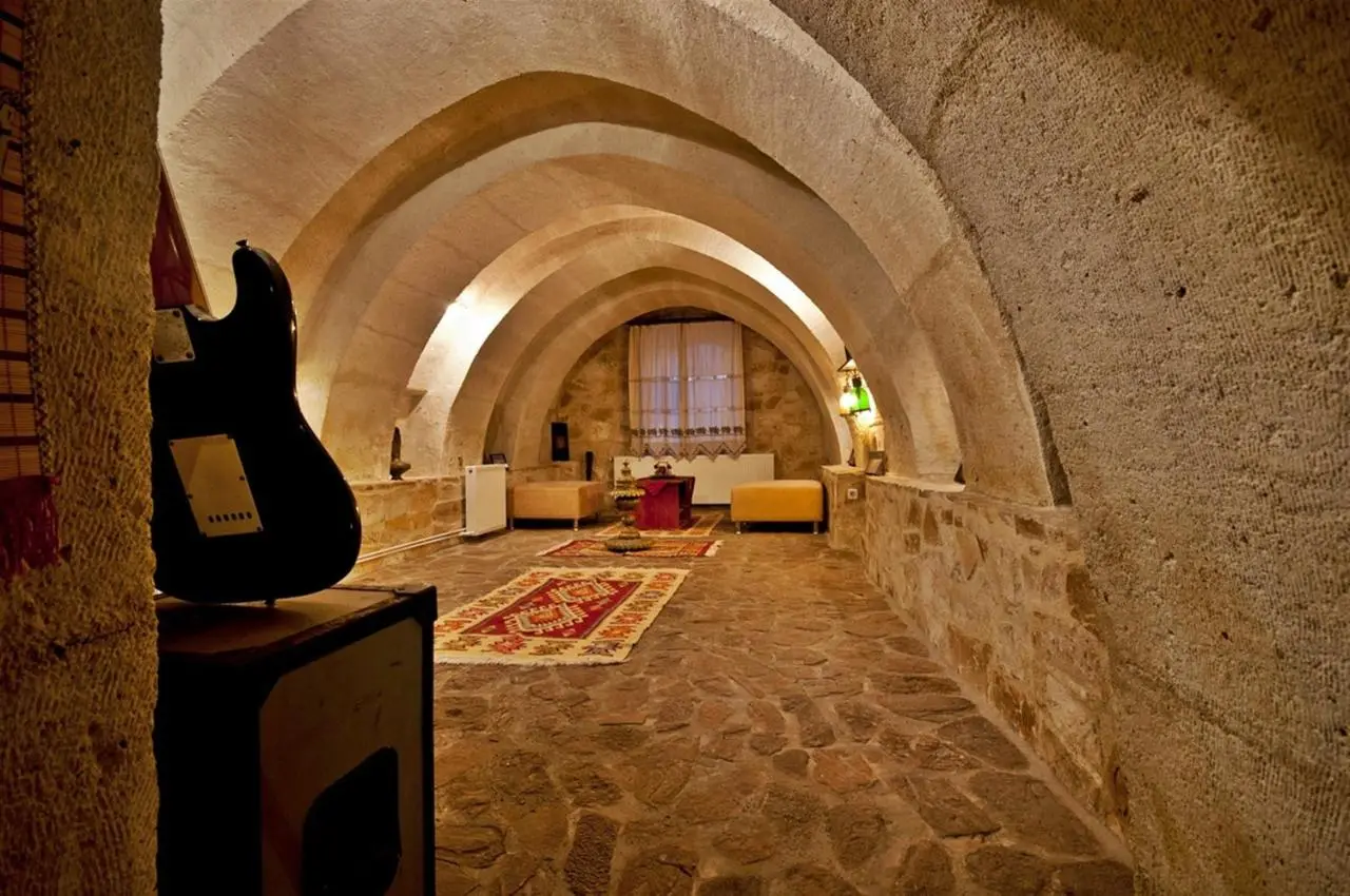 Adanos Konuk Evi