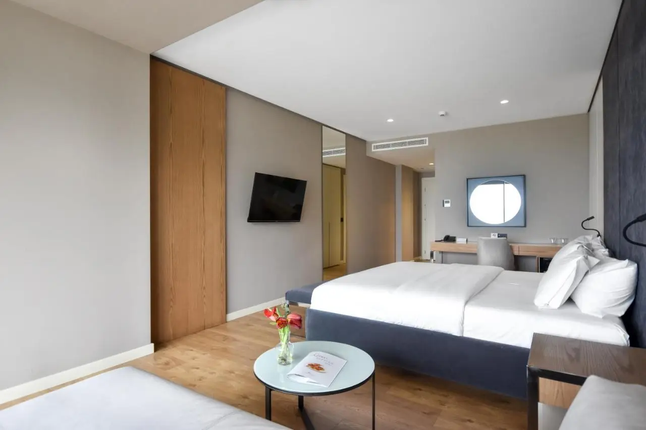 Yacht Hotel
