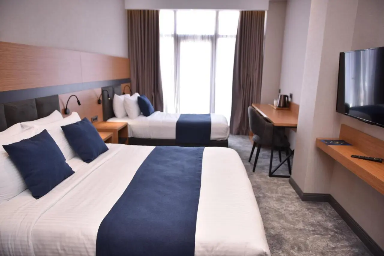 Hotel Monarch