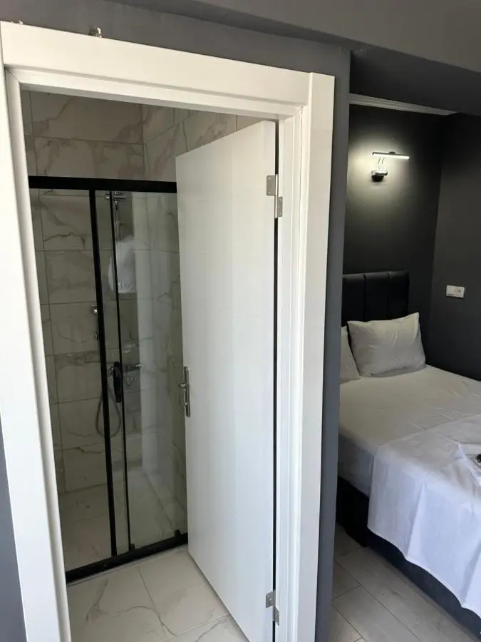 KRAL GRAND OTEl
