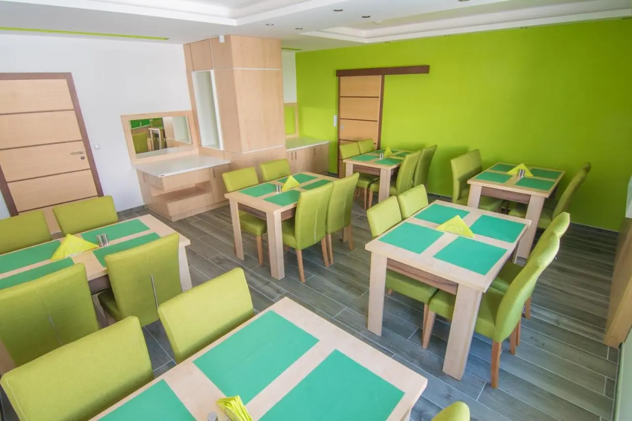 Laurus Motel Airport Tuzla