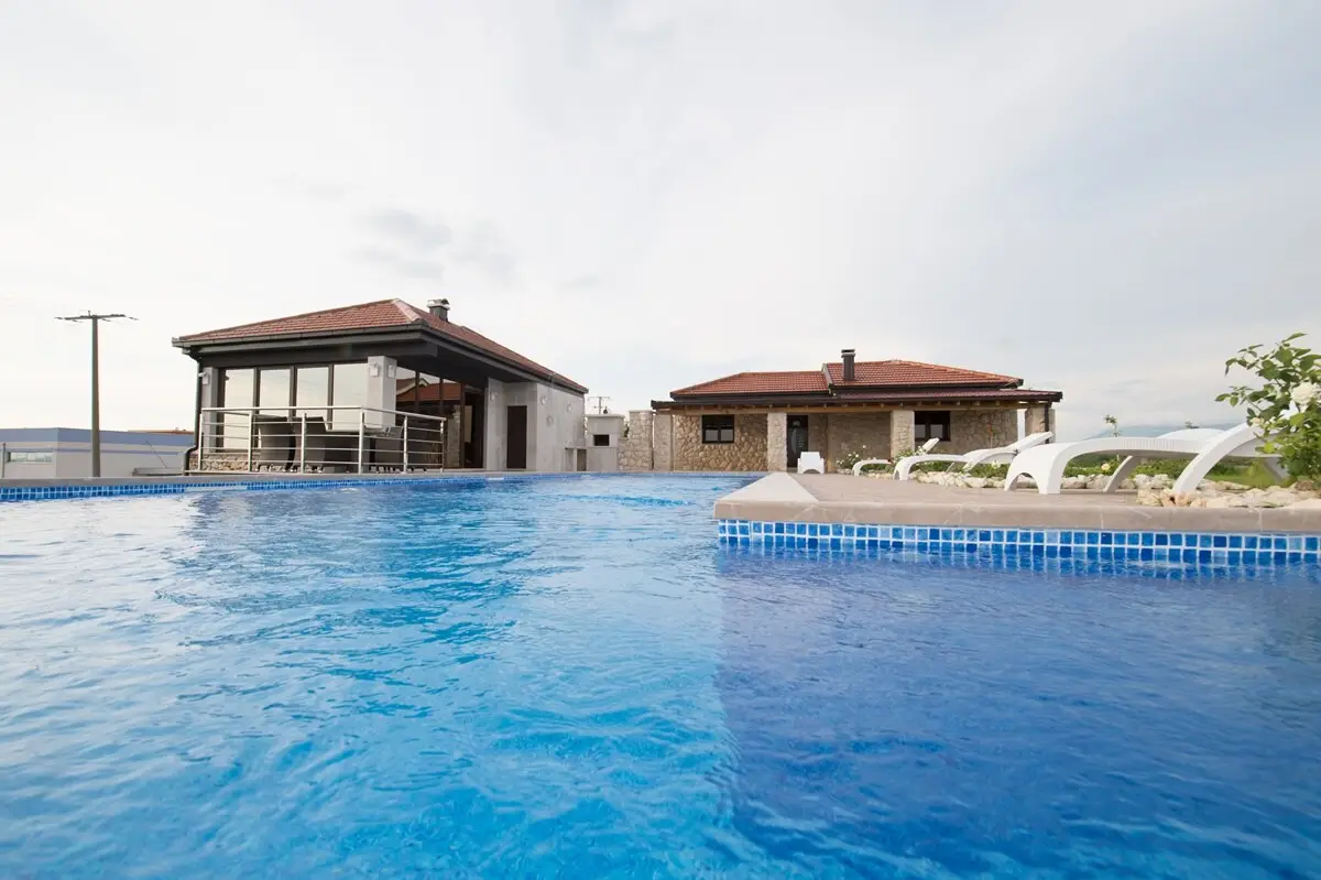 Villa Ljuba - Three Bedroom House & Swimming Pool