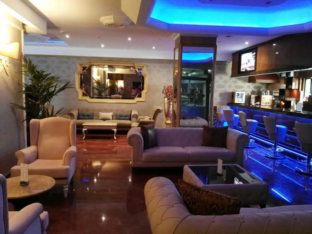 Hermanos Hotel