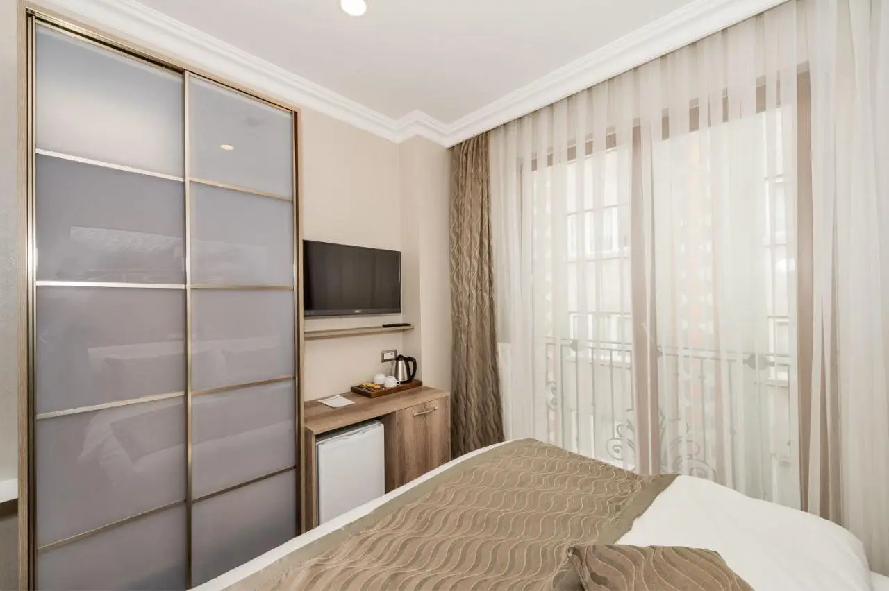 Alphonse Hotel