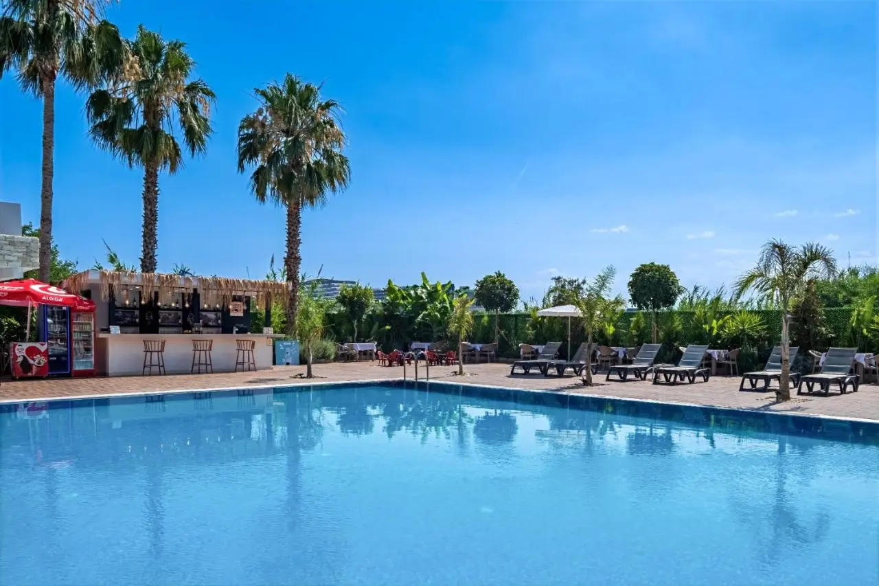 Laristone Suite Spa Hotel