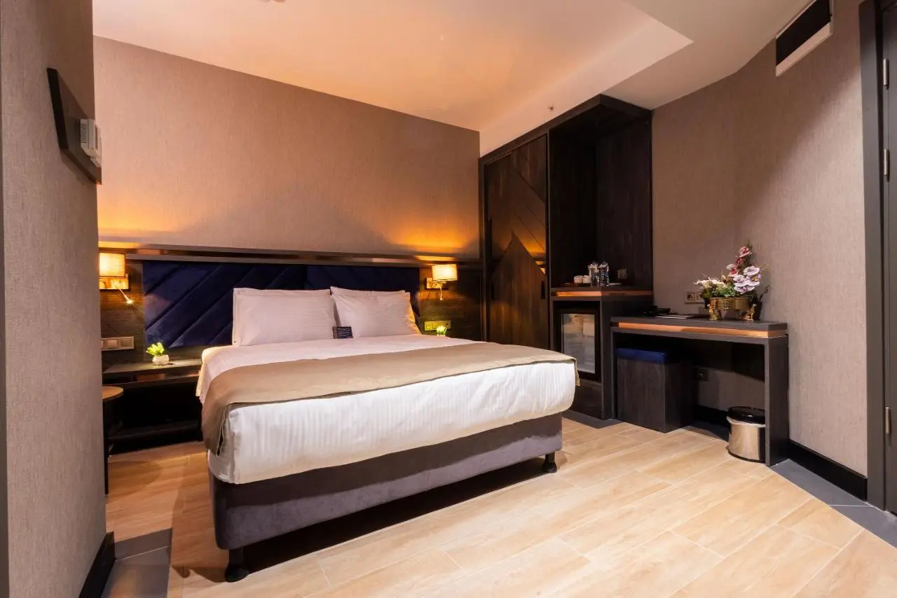 WestDoor Hotel