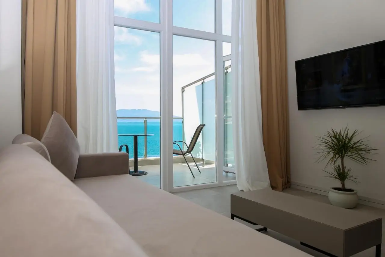 Toto Hotel & Apartments