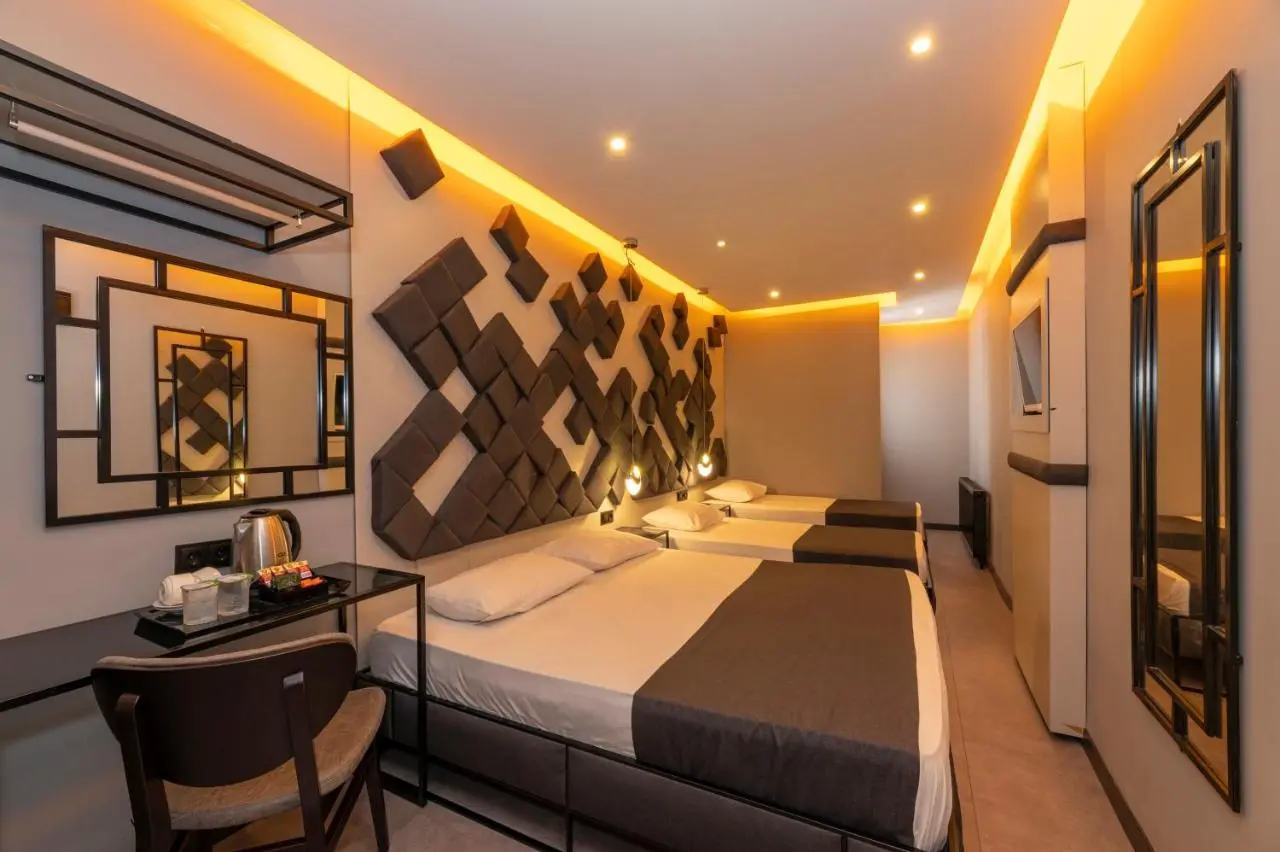 White Palace Hotel