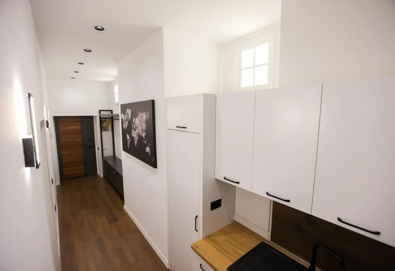 "MiddleNest" Central Apartment
