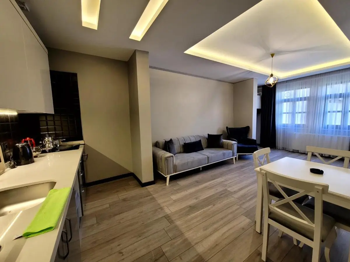 Levent Apart