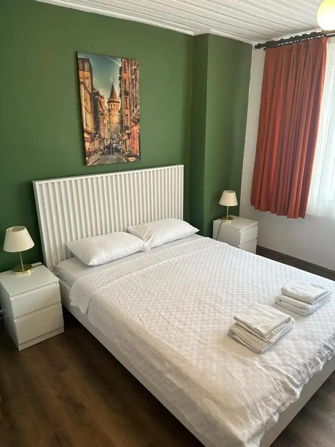 Yellowhouse Room 5