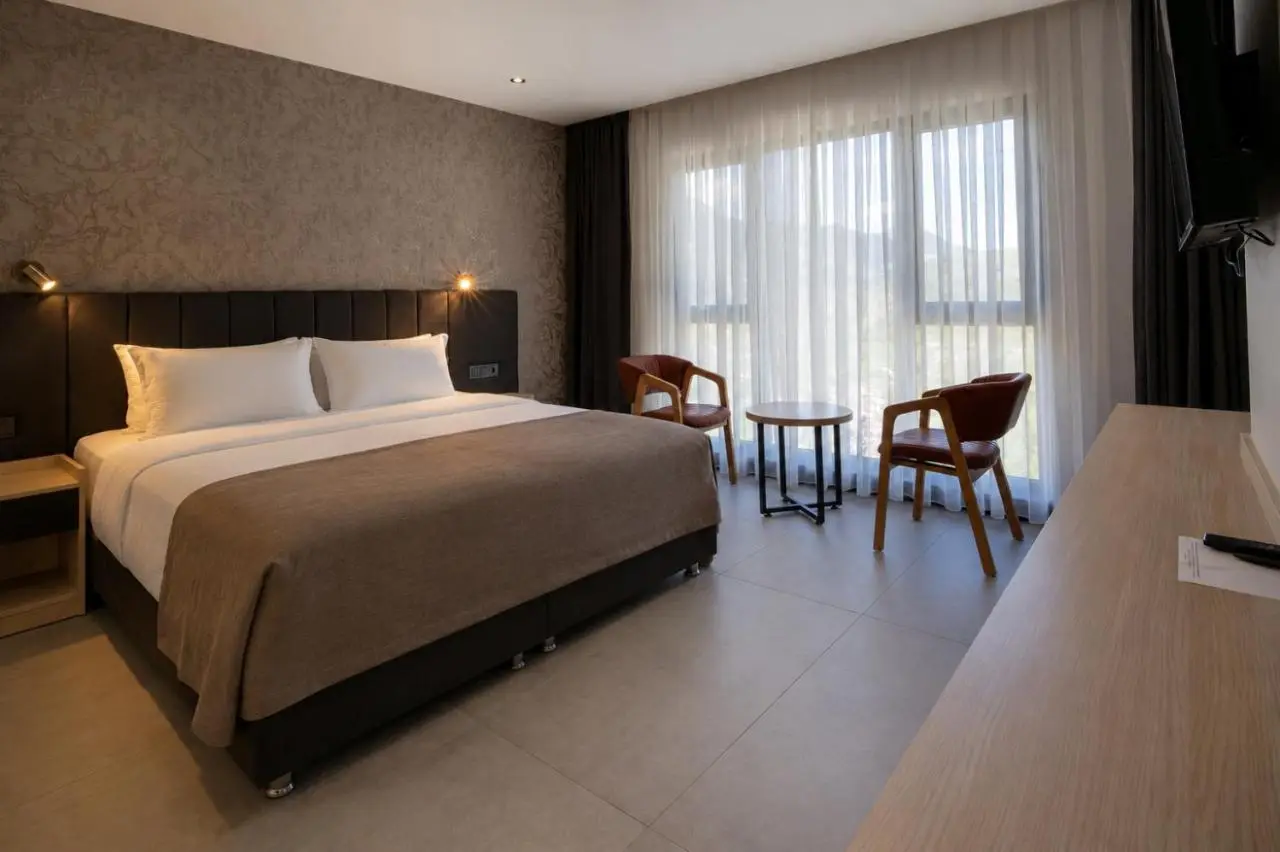 Demederon Hotel