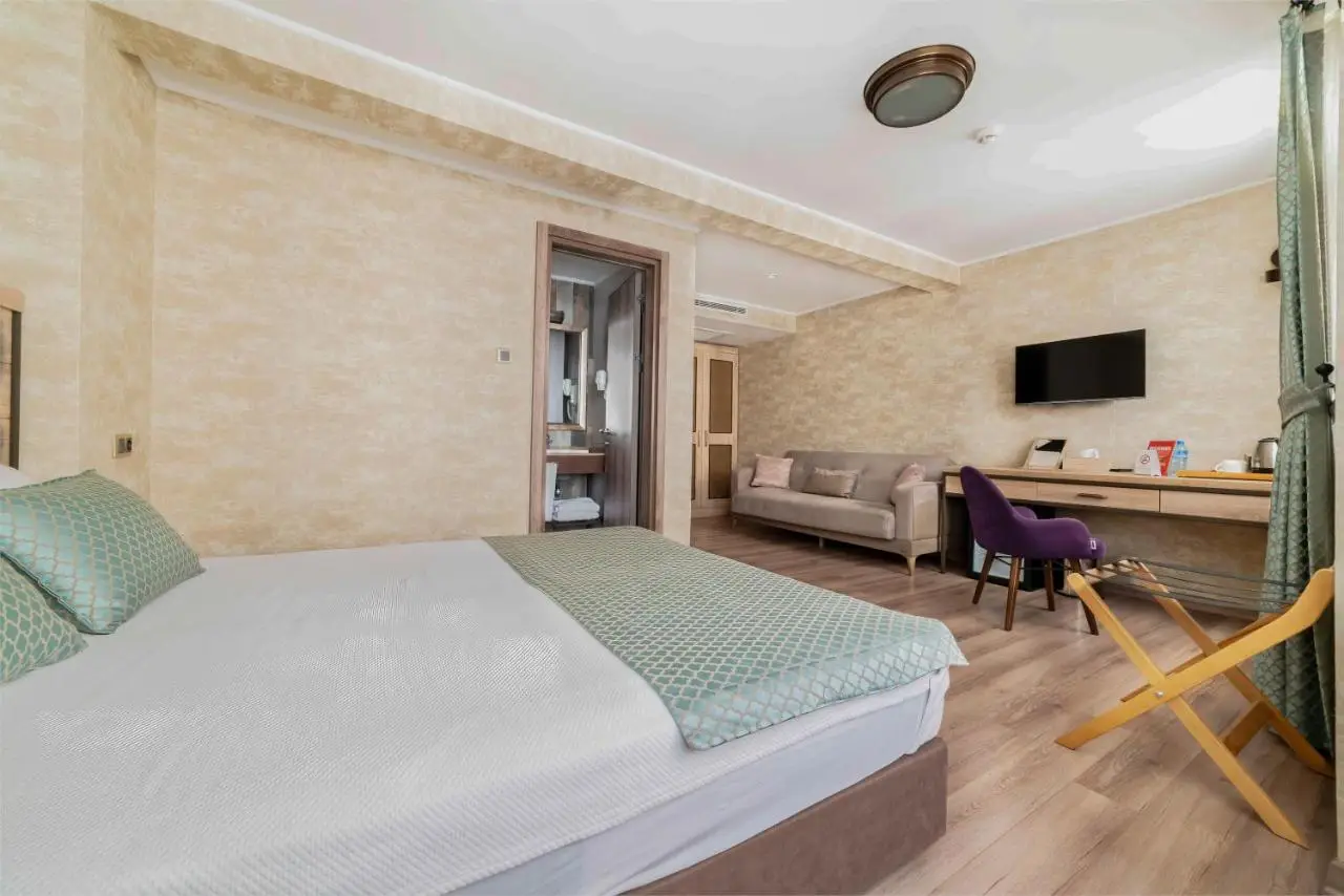 Castle Franco Suites