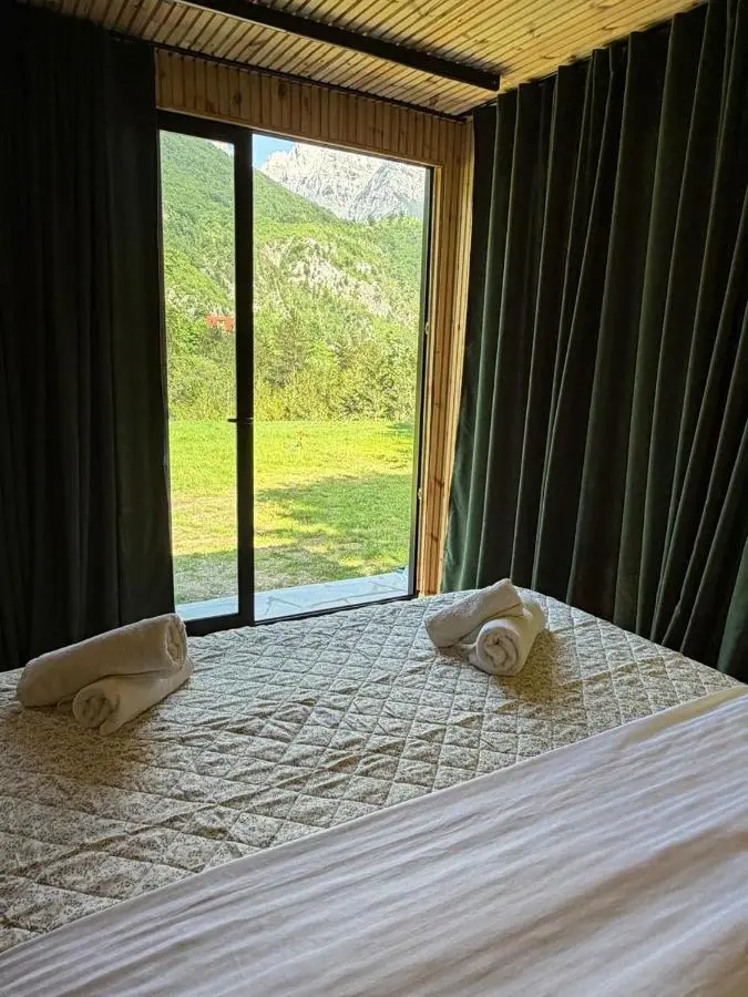 Villa Ujëvara e vogël