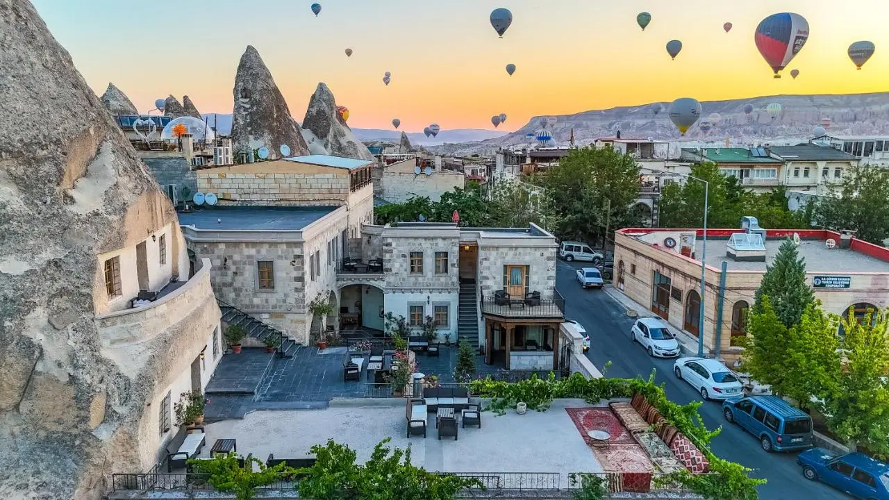 Cave Hotel Saksagan