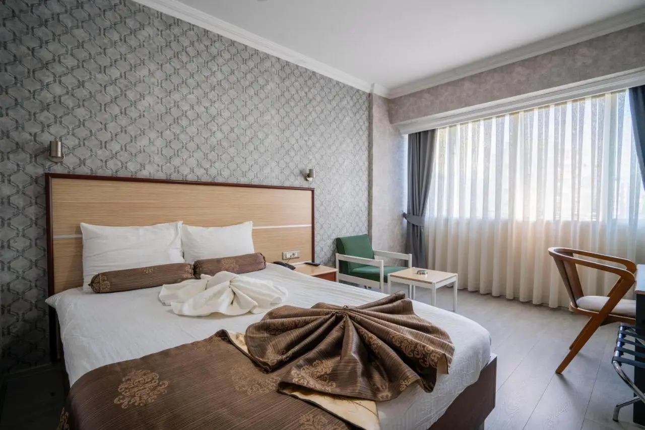 HALLEY OTEL