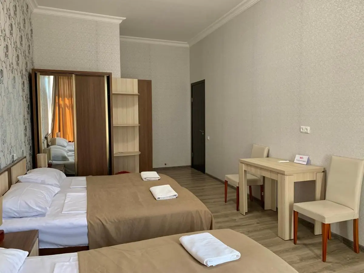Hotel Red Bridge