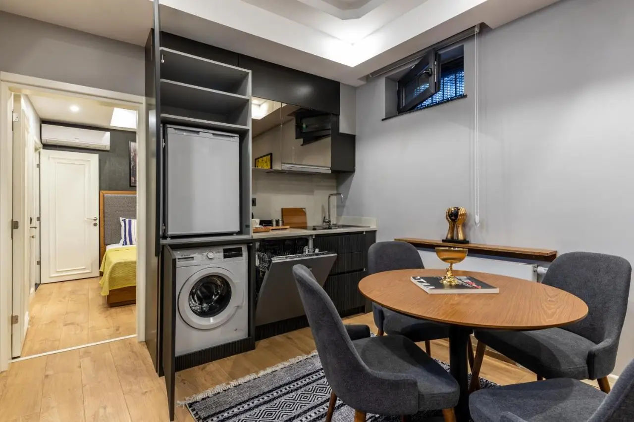 SALA SUITES
